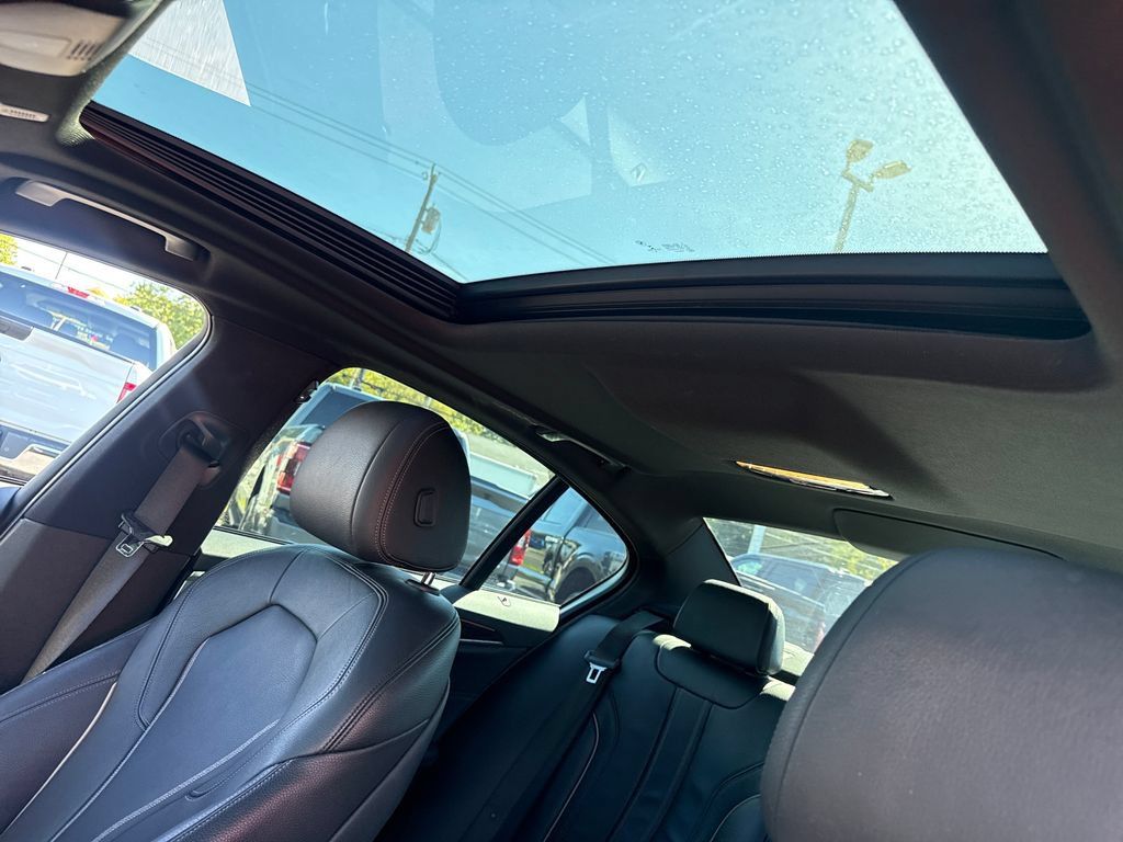 Used 2019 BMW 540i xDrive AWD/4WD image 18