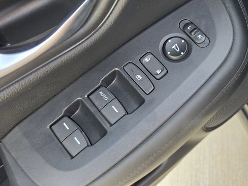 Certified 2025 Honda HR-V LX image 24
