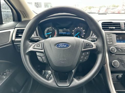 Used 2018 Ford Fusion SE image 27