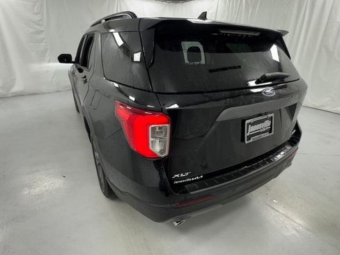 Used 2024 Ford Explorer XLT w/ Equipment Group 202A AWD/4WD image 5