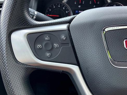 Used 2023 GMC Acadia SLE image 22