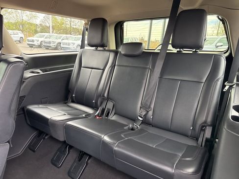 Used 2024 Ford Expedition Max XLT image 13