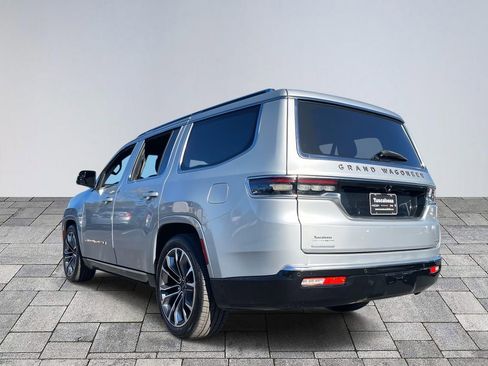 Used 2022 Jeep Grand Wagoneer Series III w/ Rear Seat Video Group 1 image 5