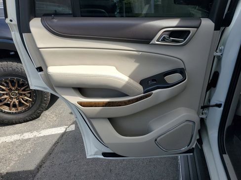 Used 2015 GMC Yukon Denali w/ Premium Package image 18