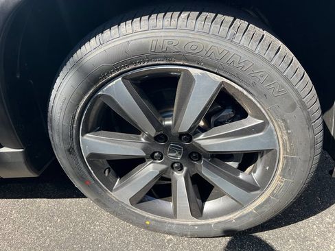 Used 2023 Honda Pilot Touring image 12