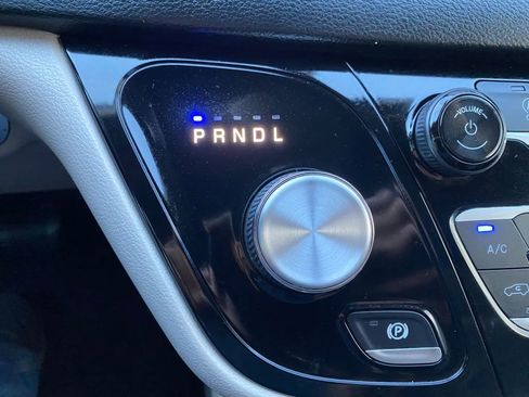 Used 2021 Chrysler Voyager Lxi image 35