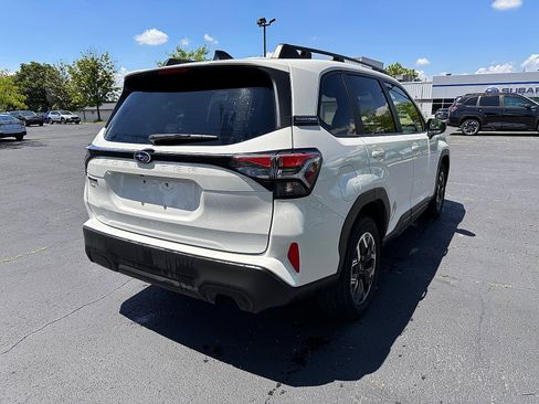 Certified 2025 Subaru Forester Premium AWD/4WD image 3