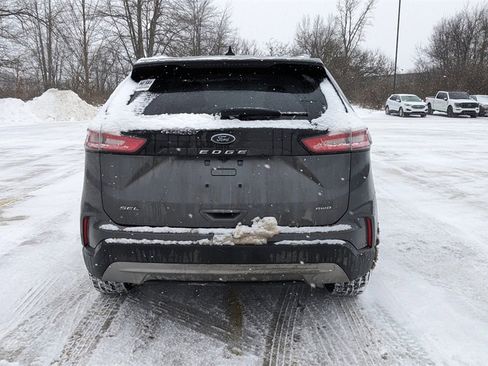 Used 2022 Ford Edge SEL w/ Convenience Package image 4