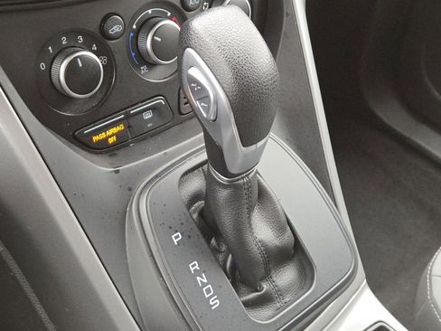 Used 2015 Ford Escape SE image 28