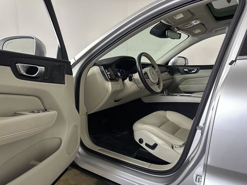 Used 2021 Volvo XC60 T8 Inscription Expression image 2