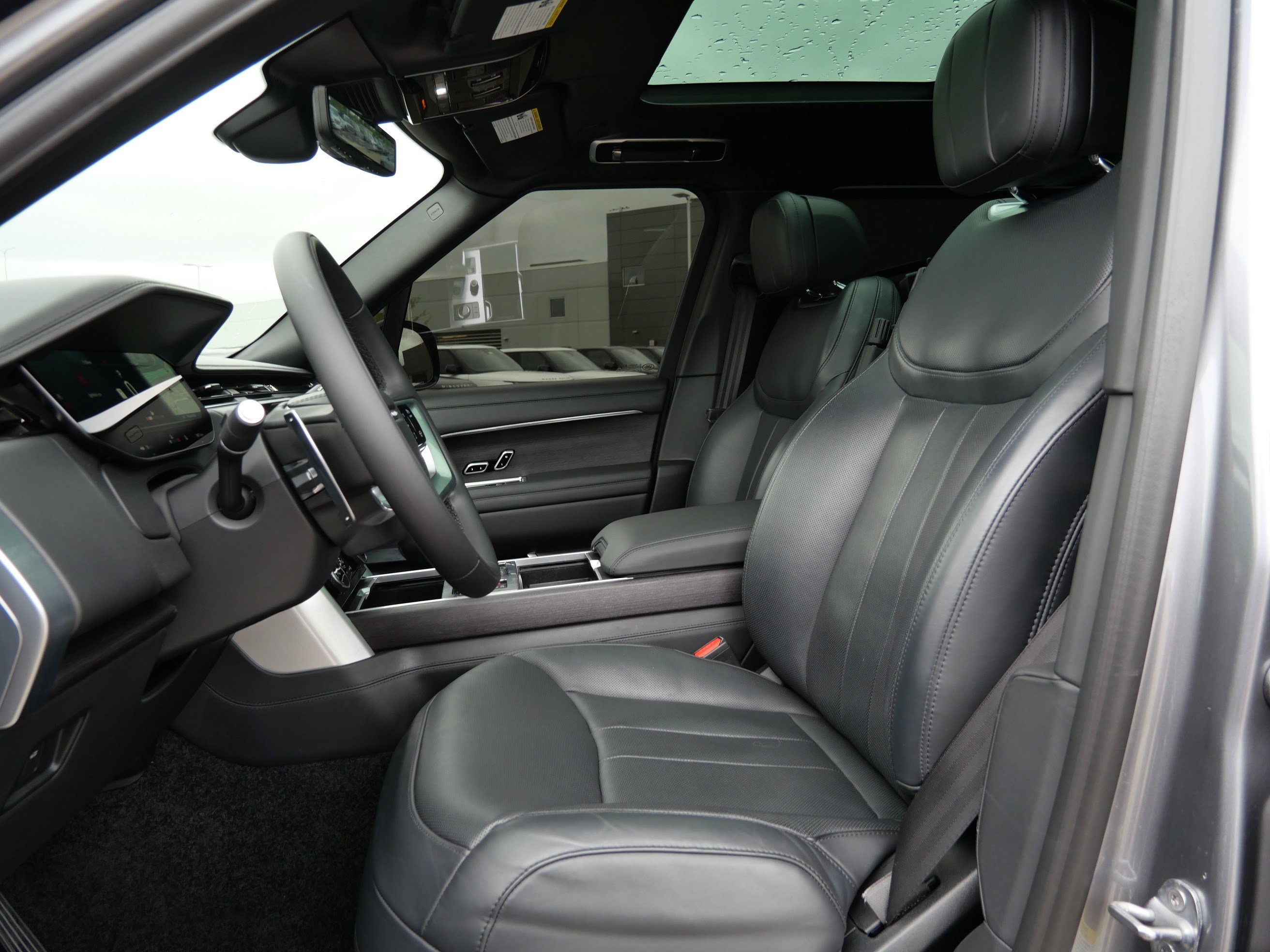 Certified 2023 Land Rover Range Rover Long Wheelbase Autobiography AWD/4WD image 12