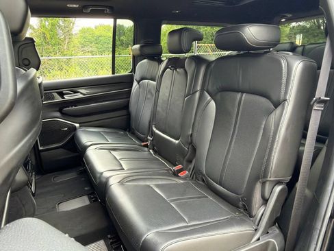Used 2023 Jeep Wagoneer 4WD Series II w/ Premium Group I image 21