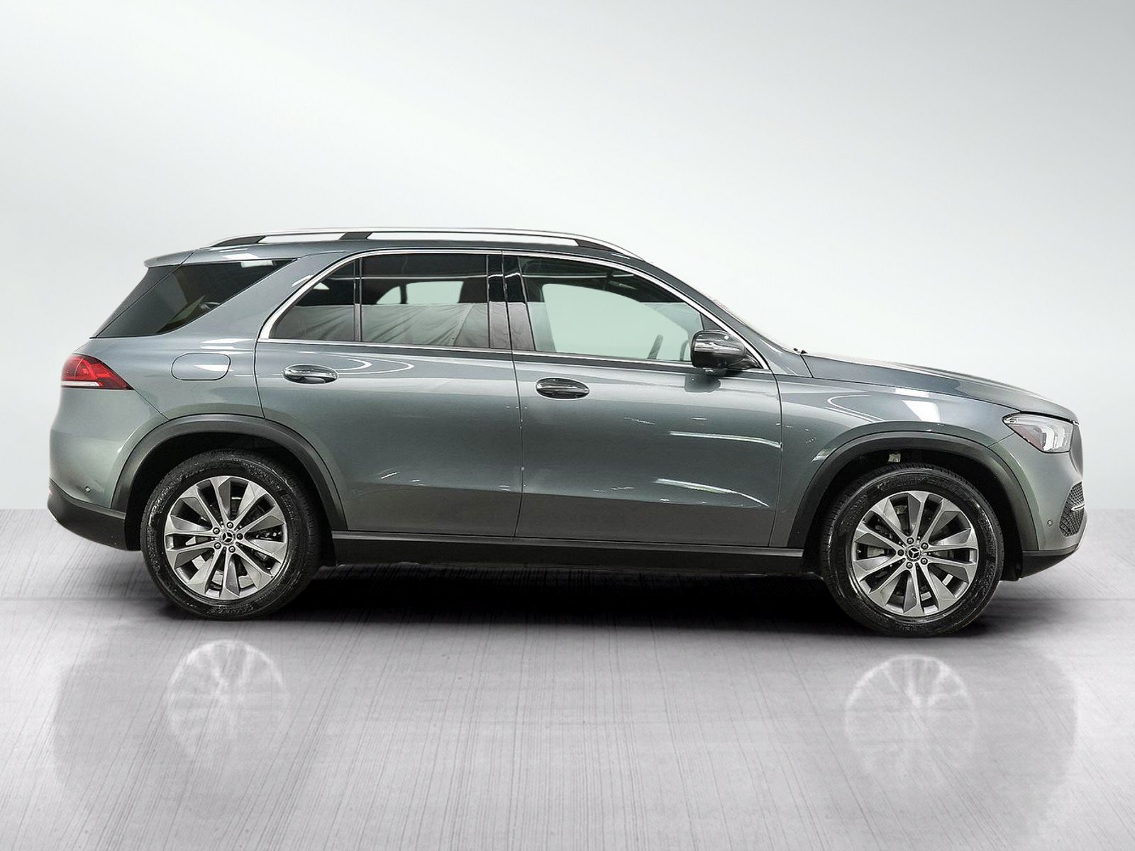 Used 2022 Mercedes-Benz GLE 350 4MATIC w/ Premium Package image 6