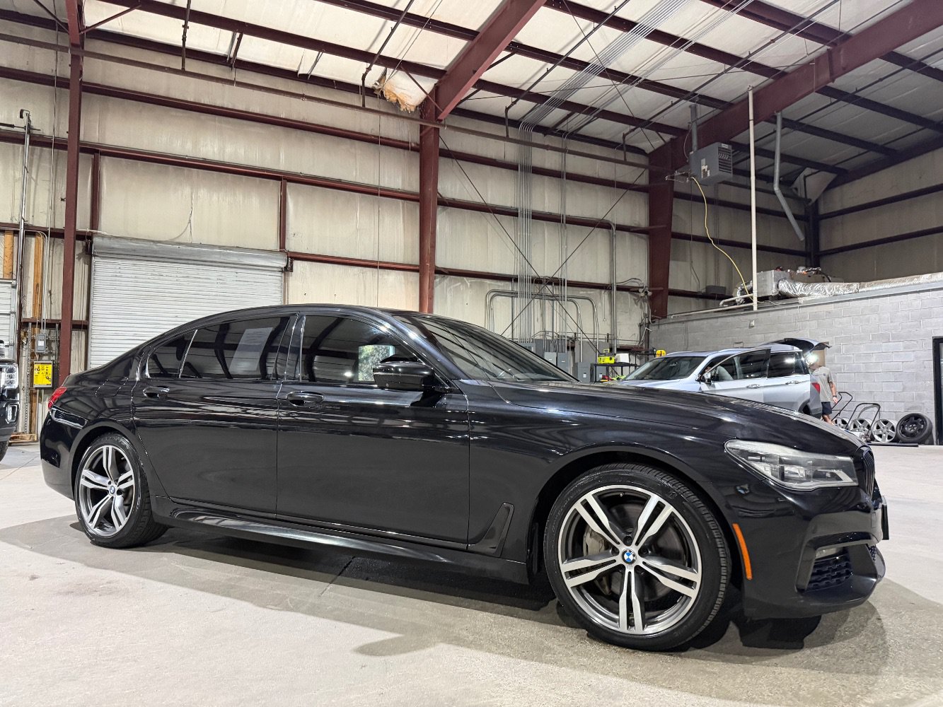 Used 2016 BMW 750i xDrive AWD/4WD image 3