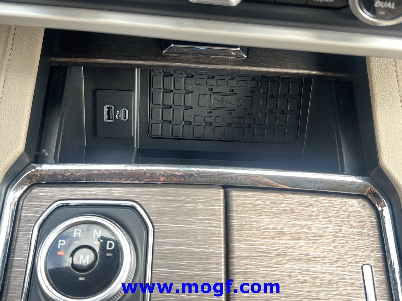 Certified 2024 Ford Expedition Limited AWD/4WD image 10