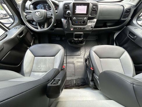 Used 2025 RAM ProMaster 2500 w/ Convenience Group FWD image 11