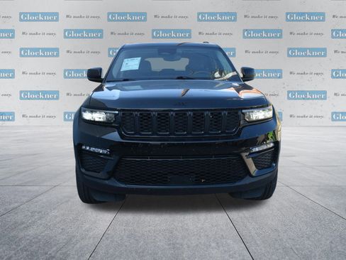 Used 2023 Jeep Grand Cherokee Limited w/ Black Appearance Package AWD/4WD image 2