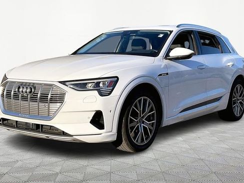 Used 2019 Audi e-tron Premium Plus image 3