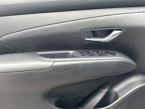 Certified 2025 Hyundai Tucson SE image 23