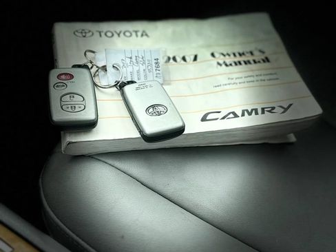 Used 2007 Toyota Camry XLE FWD image 41