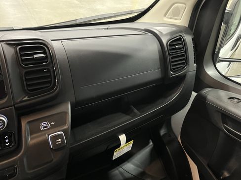 Used 2026 RAM ProMaster 2500 w/ Convenience Group FWD image 21
