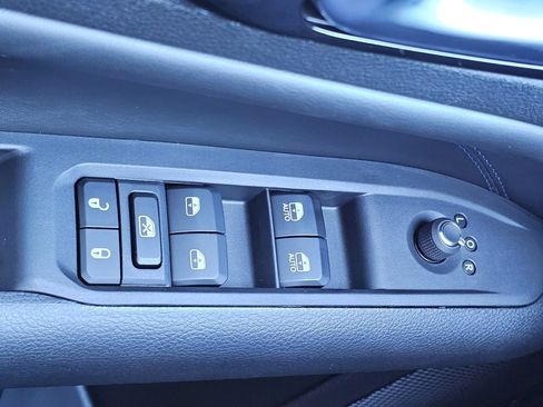 New 2026 Jeep Compass Latitude image 19