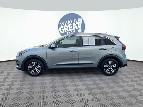 Certified 2022 Kia Niro LXS image 8