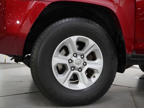 Used 2018 Toyota 4Runner SR5 image 33