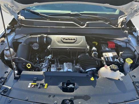 Used 2024 Jeep Compass Latitude image 9