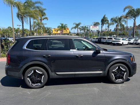 Used 2025 Kia Telluride S image 3
