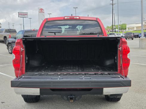 Used 2021 Toyota Tundra SR5 w/ SR5 Leather Package AWD/4WD image 11