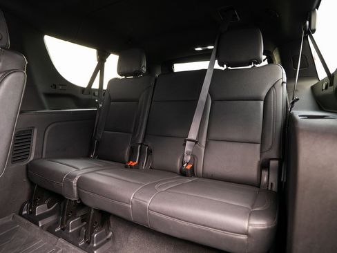 Used 2021 Chevrolet Suburban Z71 w/ Z71 Off-Road Package image 36