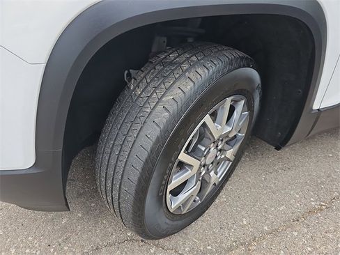 Certified 2023 GMC Acadia SLT w/ Preferred Package image 32