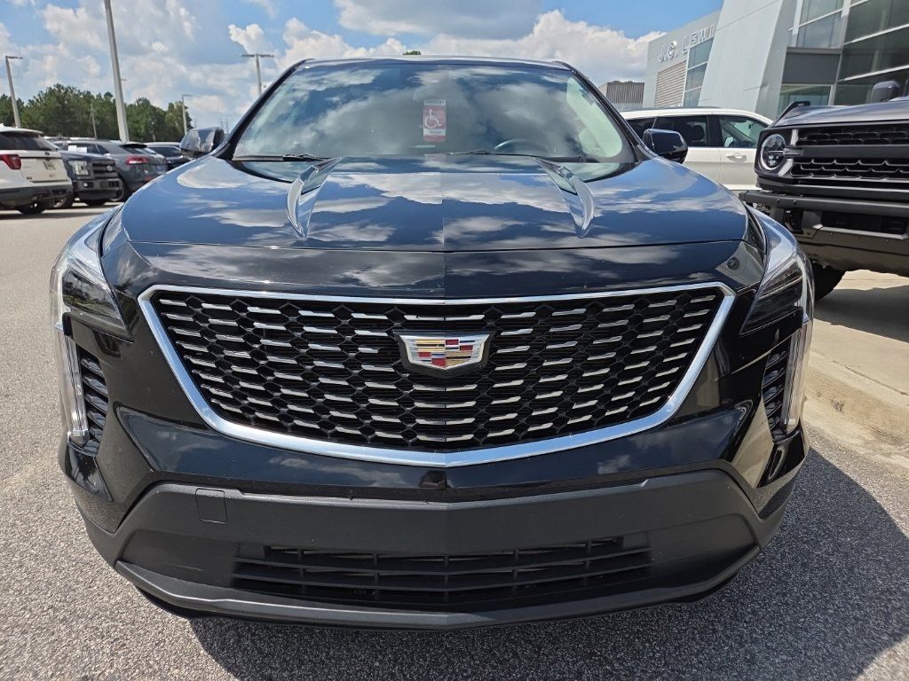 Used 2023 Cadillac XT4 Luxury FWD image 3