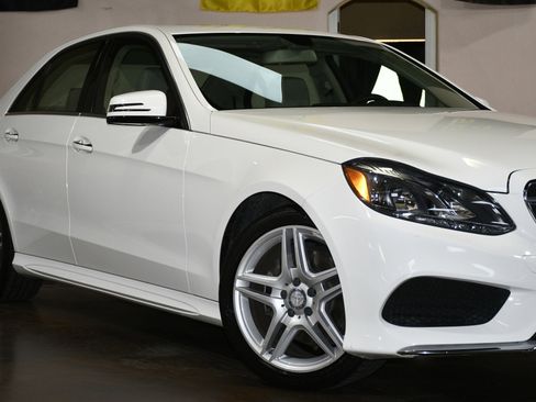 Used 2014 Mercedes-Benz E 350 4MATIC Sedan image 53