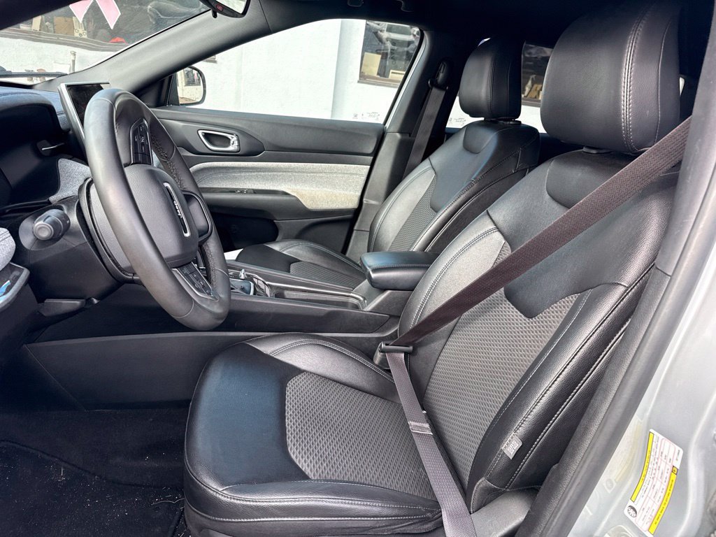 Used 2024 Jeep Compass Latitude AWD/4WD image 20