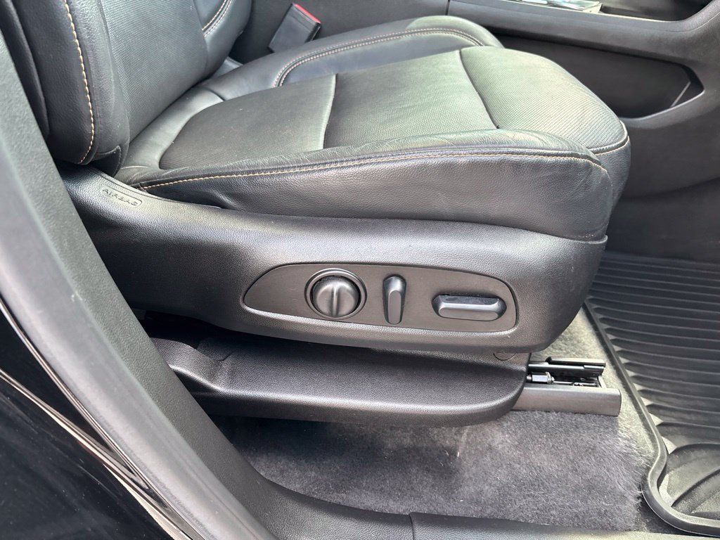 Used 2018 Chevrolet Traverse Premier w/ Redline Edition AWD/4WD image 29