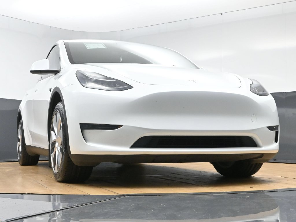 Used 2023 Tesla Model Y Long Range AWD/4WD image 55
