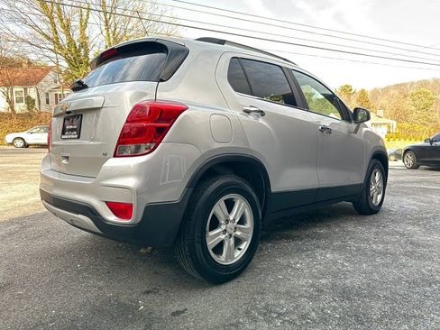 Used 2019 Chevrolet Trax LT w/ LT Convenience Package image 5
