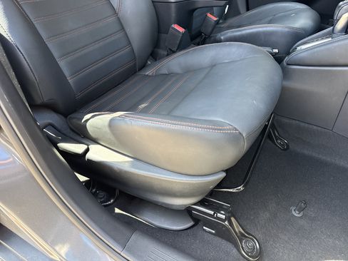 Used 2020 Nissan Kicks SR w/ SR Premium Package FWD image 24