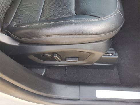 Used 2023 Ford Explorer Limited image 39