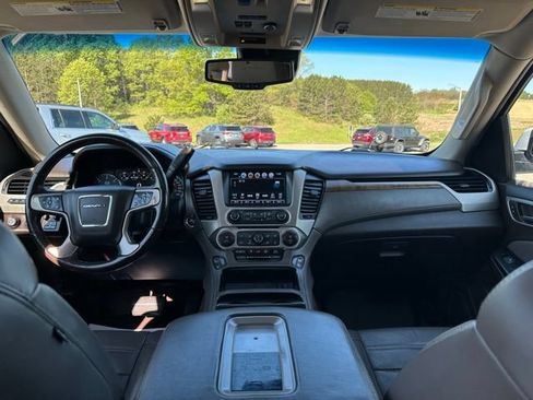 Used 2020 GMC Yukon XL Denali w/ Denali Ultimate Package AWD/4WD image 32