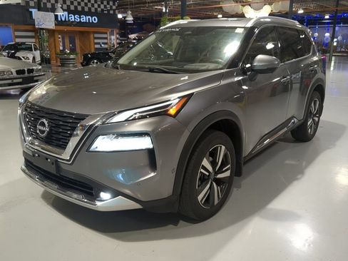 Used 2022 Nissan Rogue Platinum w/ Head-Up Display Package AWD/4WD image 1