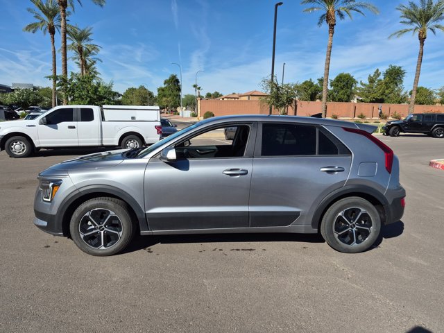 Used 2025 Kia Niro LX FWD image 8