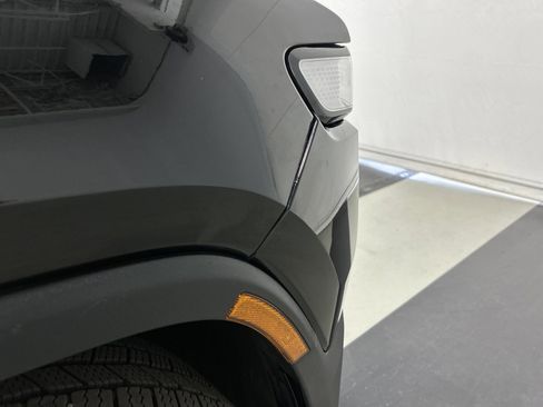 Used 2022 Rivian R1T Launch Edition image 33