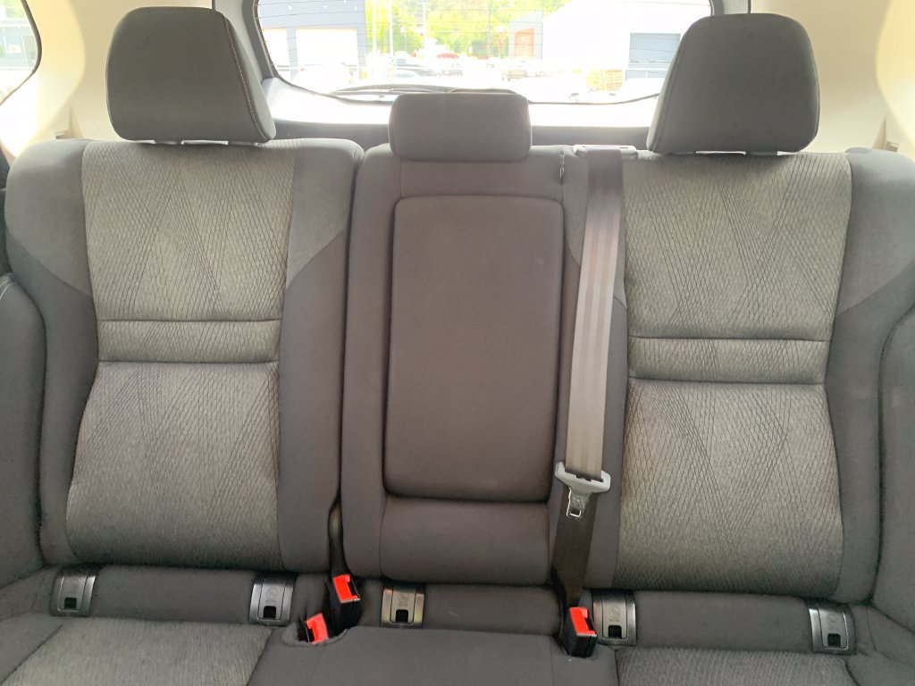Certified 2025 Nissan Rogue SV FWD image 26