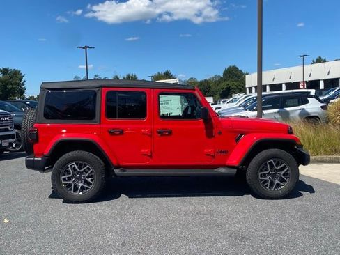 New 2025 Jeep Wrangler Sahara image 9
