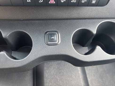 Used 2022 Mercedes-Benz Sprinter 2500 image 23