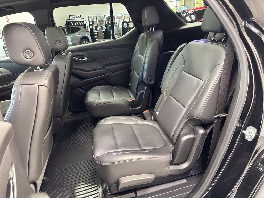 Used 2023 Chevrolet Traverse LT w/ LT Premium Package AWD/4WD image 43