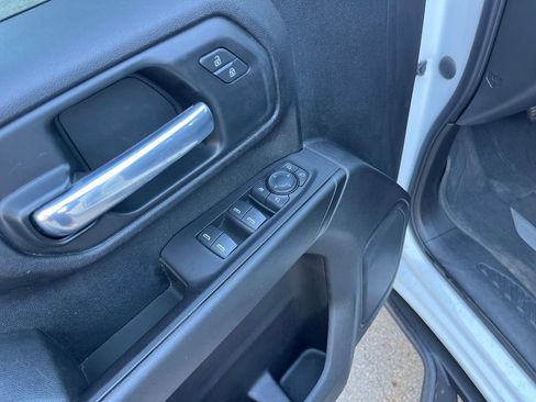 Used 2021 Chevrolet Silverado 2500 Custom w/ Custom Value Package image 13